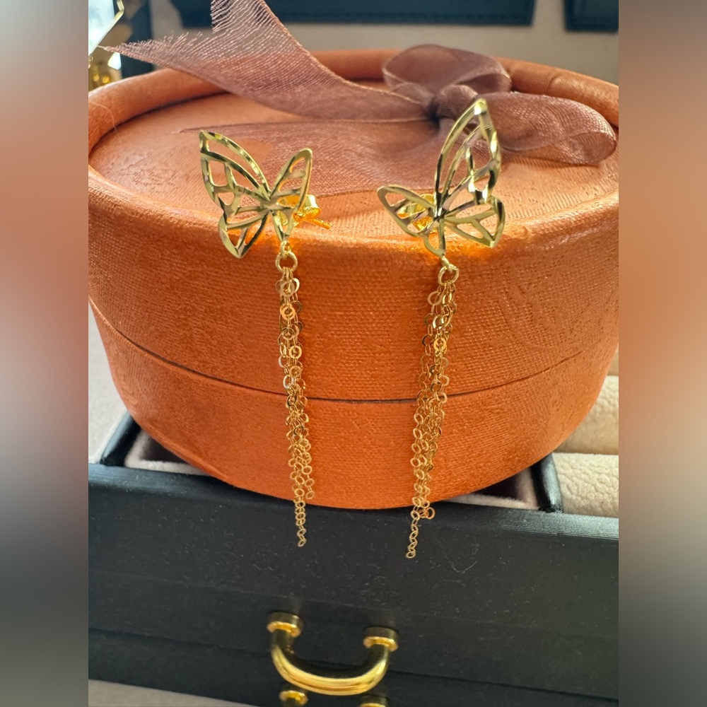 18k Saudi Real Gold light weight Butterfly Stud Earring